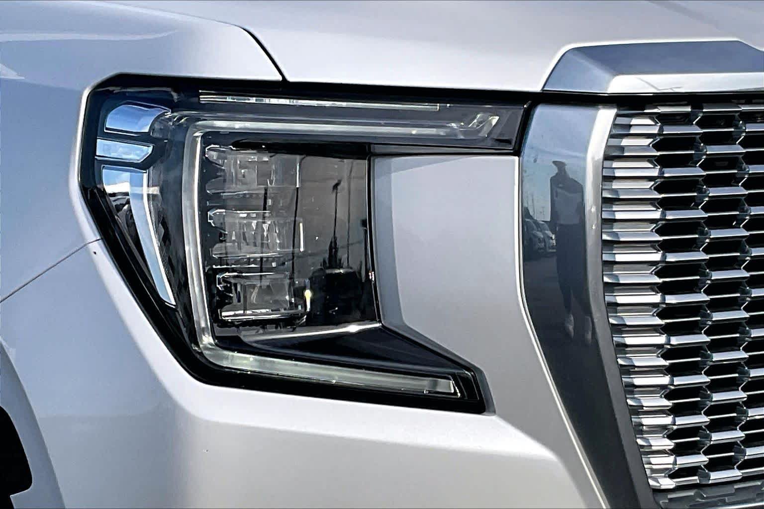 Used 2022 GMC Yukon XL Denali RWD image 27