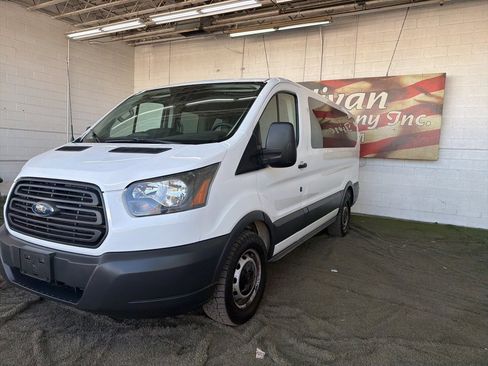 Used 2016 Ford Transit 150 XL image 6