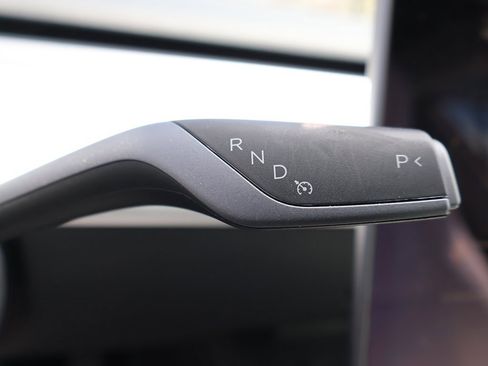 Used 2021 Tesla Model 3 Standard Range Plus image 46