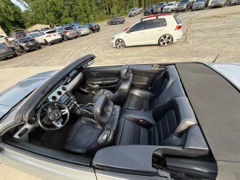 Used 2016 Ford Mustang Premium RWD image 23