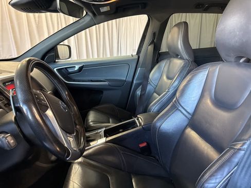 Used 2017 Volvo XC60 T6 R-Design w/ Climate Package image 20