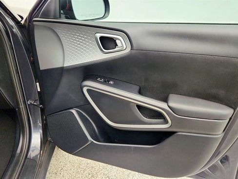Used 2020 Kia Soul LX image 25