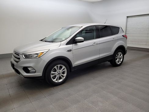 Used 2019 Ford Escape SE AWD/4WD image 2