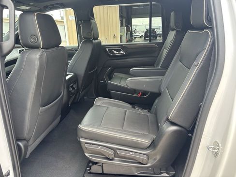 Used 2023 Chevrolet Suburban Premier AWD/4WD image 25