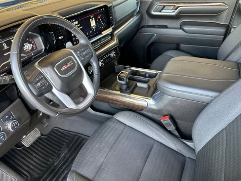 Used 2023 GMC Sierra 1500 Elevation w/ X31 Off-Road Package AWD/4WD image 10