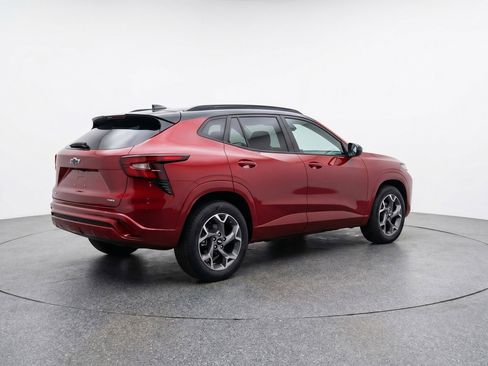 Used 2025 Chevrolet Trax LT FWD image 9