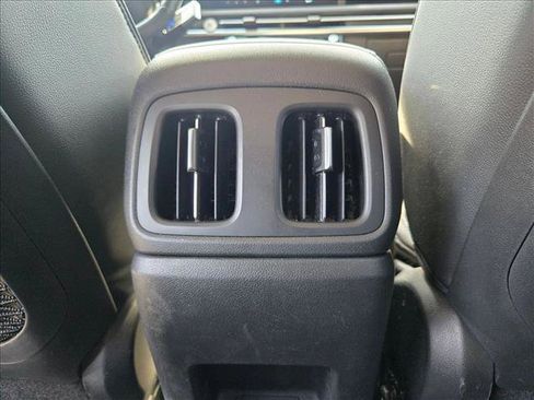 Used 2025 Hyundai Tucson Limited FWD image 19