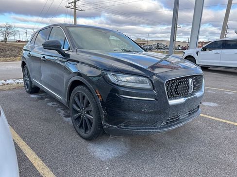 Used 2022 Lincoln Nautilus Reserve w/ Monochromatic Package image 8