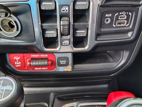 Used 2020 Jeep Wrangler Unlimited Rubicon AWD/4WD image 22