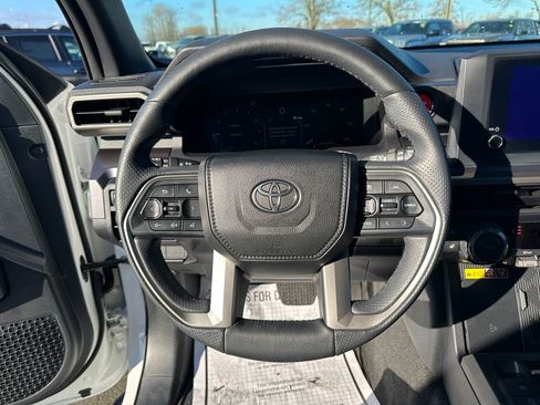 Certified 2025 Toyota 4Runner TRD Off-Road image 22