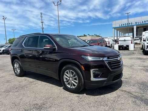 Used 2023 Chevrolet Traverse LT FWD image 1