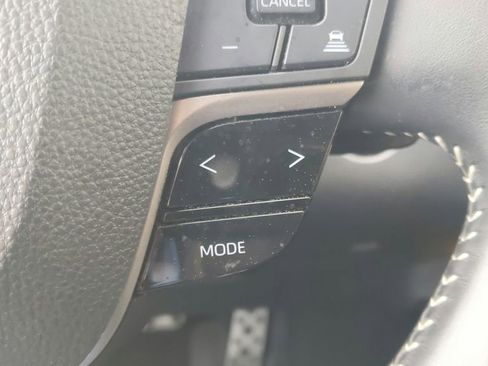 Used 2025 Toyota Camry SE FWD image 24