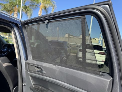 Used 2021 Volkswagen Atlas SEL Premium image 39