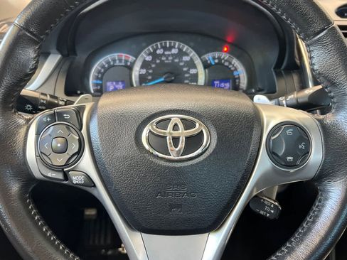 Used 2014 Toyota Camry SE FWD image 22