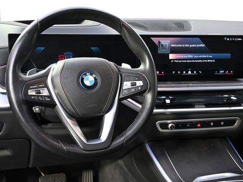 Used 2025 BMW X5 xDrive50e image 12