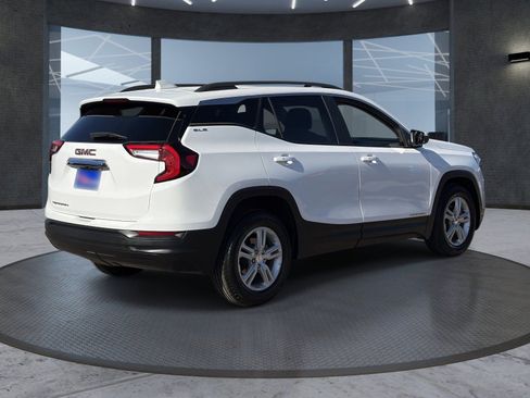 Certified 2024 GMC Terrain SLE w/ Driver Convenience Package FWD image 6