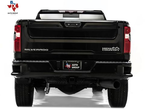 Used 2022 Chevrolet Silverado 2500 High Country w/ Technology Package image 10