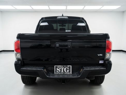Used 2021 Toyota Tacoma TRD Sport w/ Technology Package AWD/4WD image 5