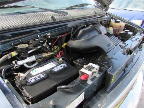 Used 2003 Ford E-150 and Econoline 150 Wagon image 32
