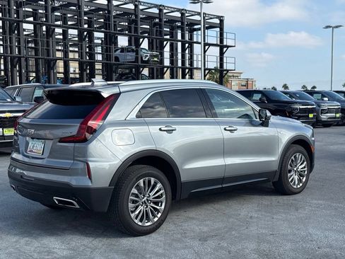 Used 2025 Cadillac XT4 Premium Luxury FWD image 5