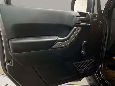Used 2017 Jeep Wrangler Unlimited Sport w/ Connectivity Group AWD/4WD image 19