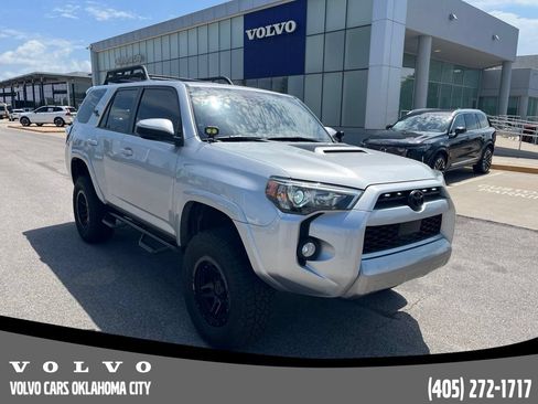 Used 2020 Toyota 4Runner TRD Off-Road AWD/4WD image 3