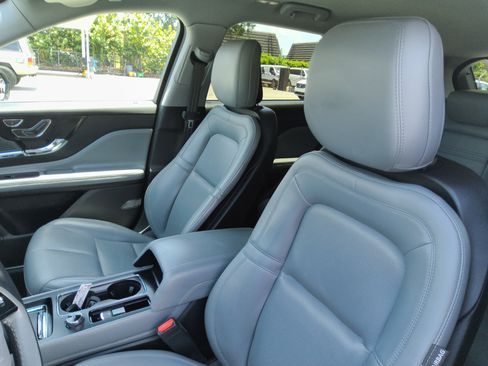Used 2020 Lincoln Corsair FWD w/ Equipment Group 101A image 13