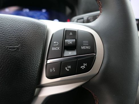 Used 2026 Ford Explorer Active w/ Active Comfort Package RWD image 17