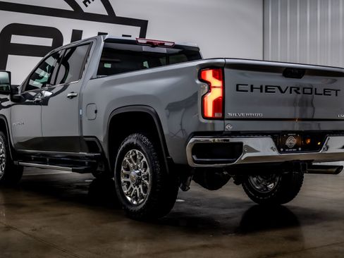 Used 2024 Chevrolet Silverado 2500 LTZ w/ LTZ Plus Package image 30