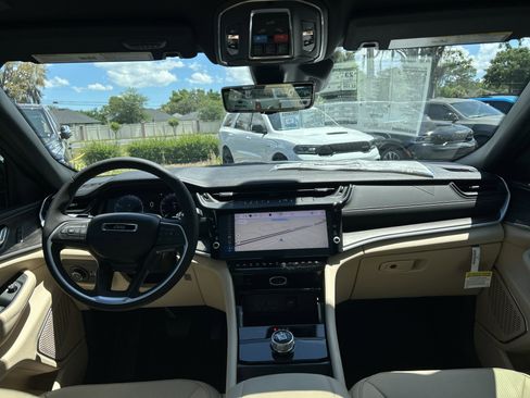 New 2026 Jeep Grand Cherokee L Limited w/ Luxury Tech Group II RWD image 39