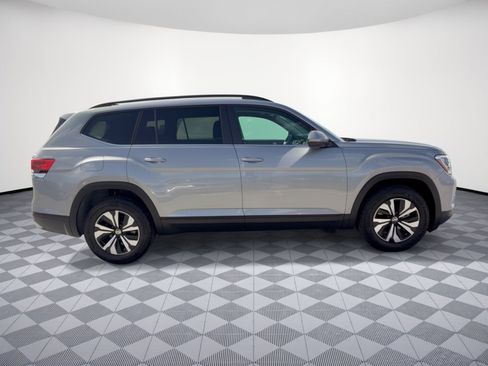 Certified 2026 Volkswagen Atlas SE FWD image 8