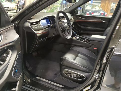 Used 2022 Jeep Grand Cherokee L Overland w/ Luxury Tech Group IV AWD/4WD image 14