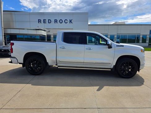 Used 2024 Chevrolet Silverado 1500 High Country AWD/4WD image 2