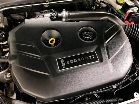 Used 2013 Lincoln MKZ image 31