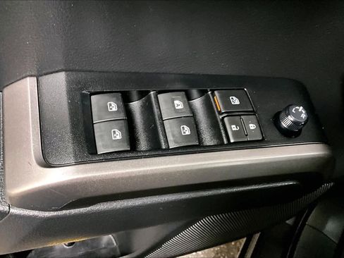 Certified 2022 Toyota Tacoma SR5 image 31