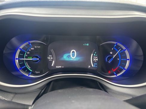 Used 2024 Chrysler Pacifica Limited FWD image 26