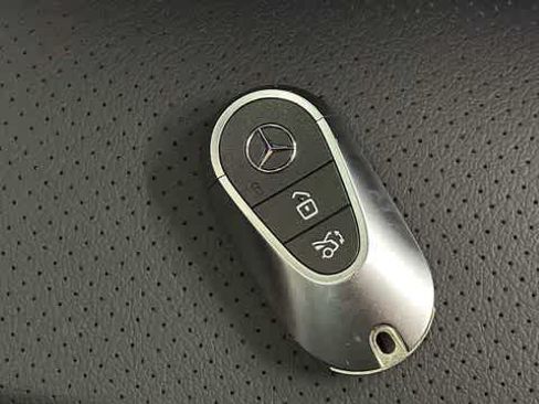 Certified 2026 Mercedes-Benz GLC 300 4MATIC image 38