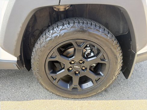 Used 2024 Toyota RAV4 TRD Off-Road image 20