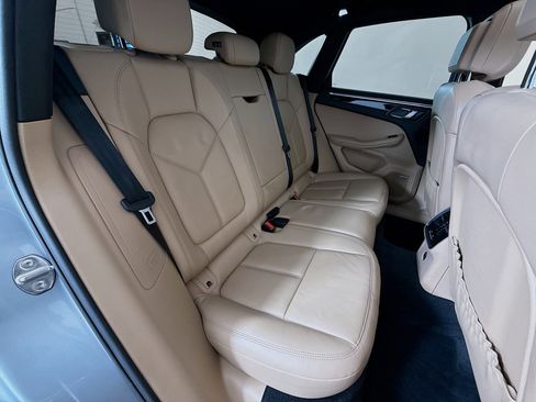 Used 2020 Porsche Macan image 27