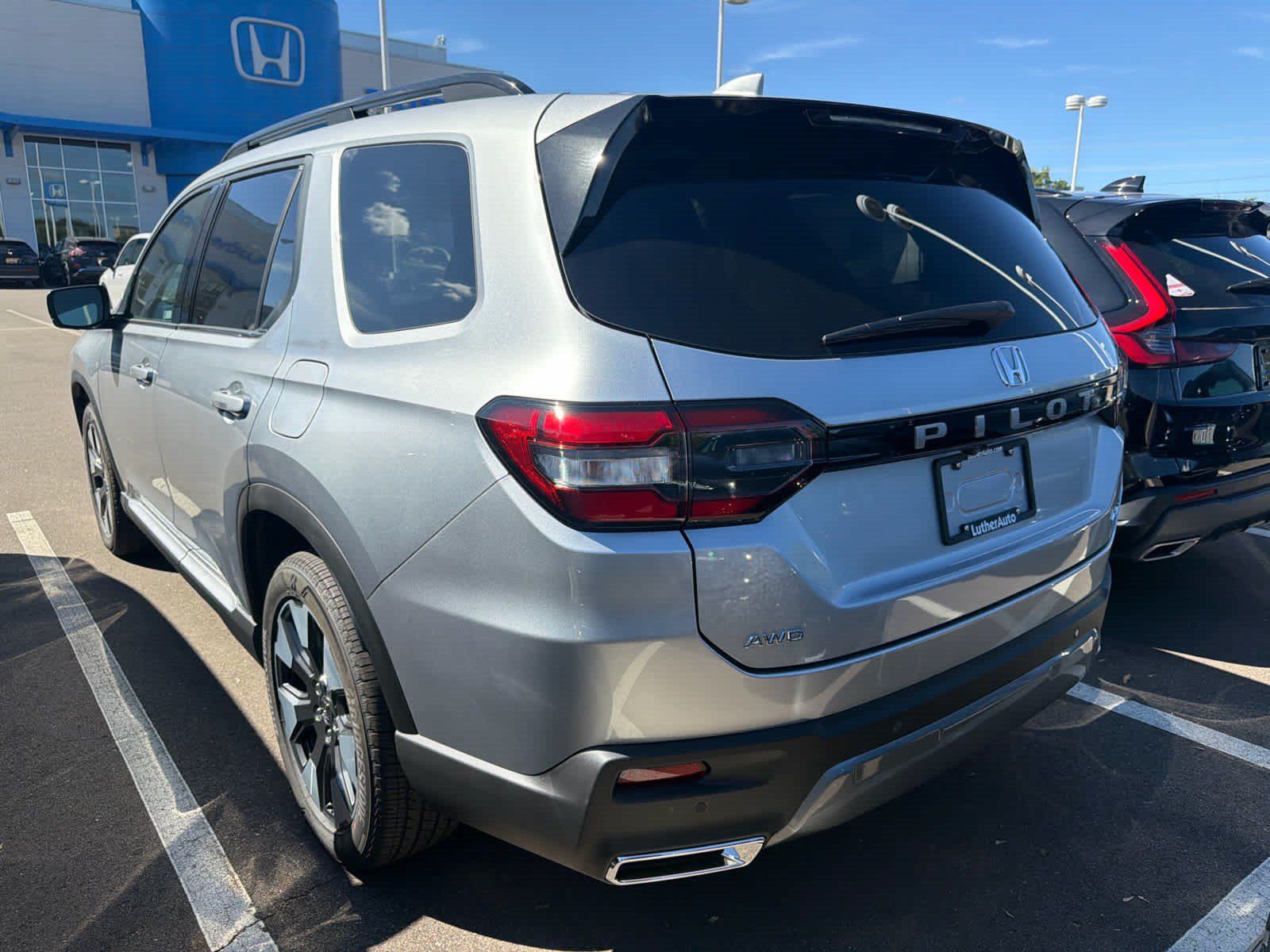 Used 2026 Honda Pilot Elite image 8