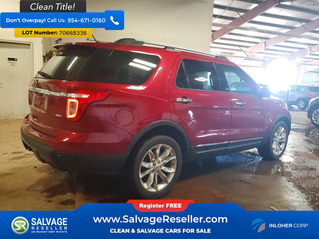 Used 2014 Ford Explorer XLT w/ Equipment Group 202A AWD/4WD image 4
