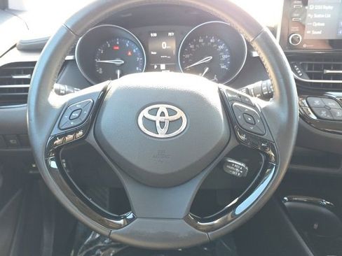 Used 2021 Toyota C-HR Limited FWD image 11