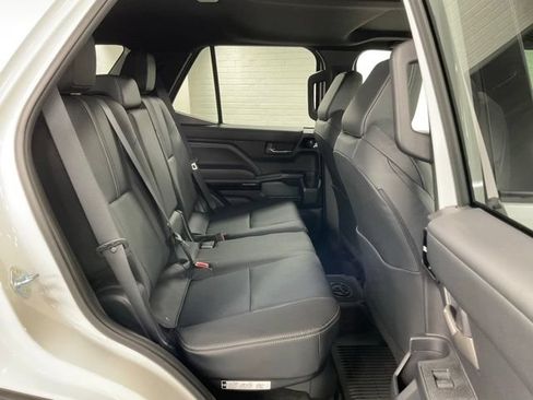 Used 2026 Toyota 4Runner Limited AWD/4WD image 19
