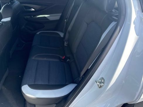Used 2025 Buick Envista Preferred w/ Convenience I Package FWD image 9