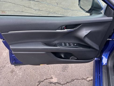 Used 2018 Toyota Camry LE image 10