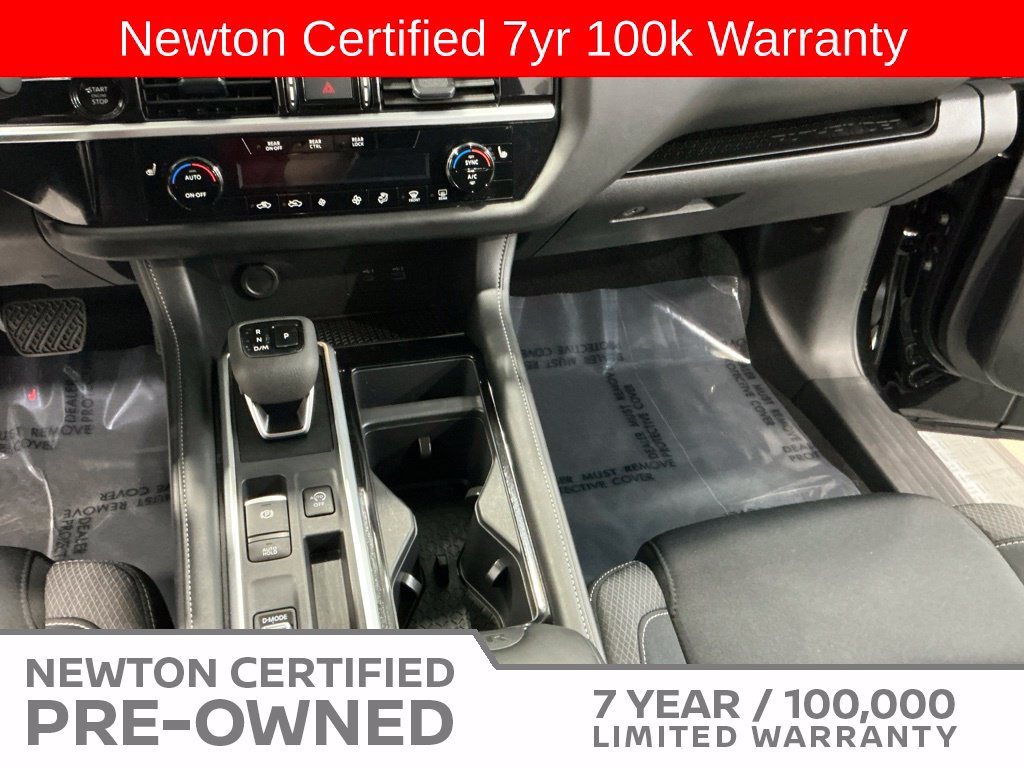 Used 2025 Nissan Pathfinder SV FWD image 12