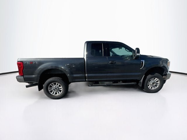 Used 2017 Ford F250 XLT w/ XLT Value Package AWD/4WD image 6
