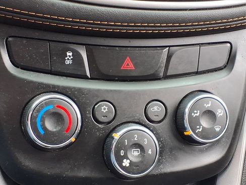 Used 2022 Chevrolet Trax LS w/ Tint and Cruise Package image 21