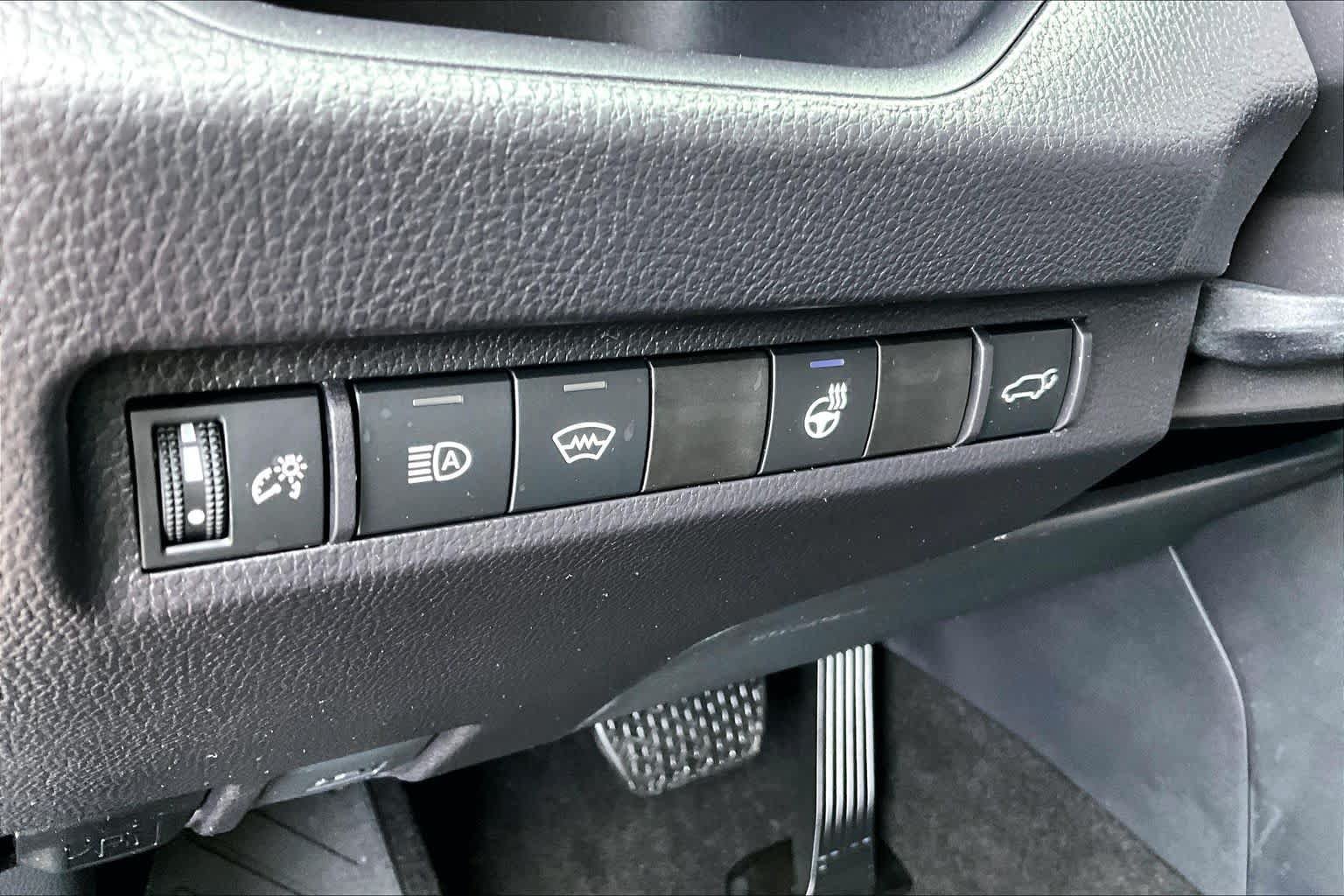 Used 2025 Toyota RAV4 XLE w/ Convenience Package AWD/4WD image 33