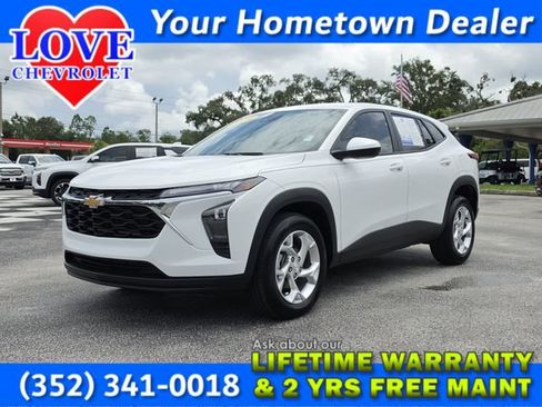 Used 2025 Chevrolet Trax LS w/ LS Convenience Package FWD image 1
